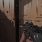 Как приоткрыть дверь в Warzone